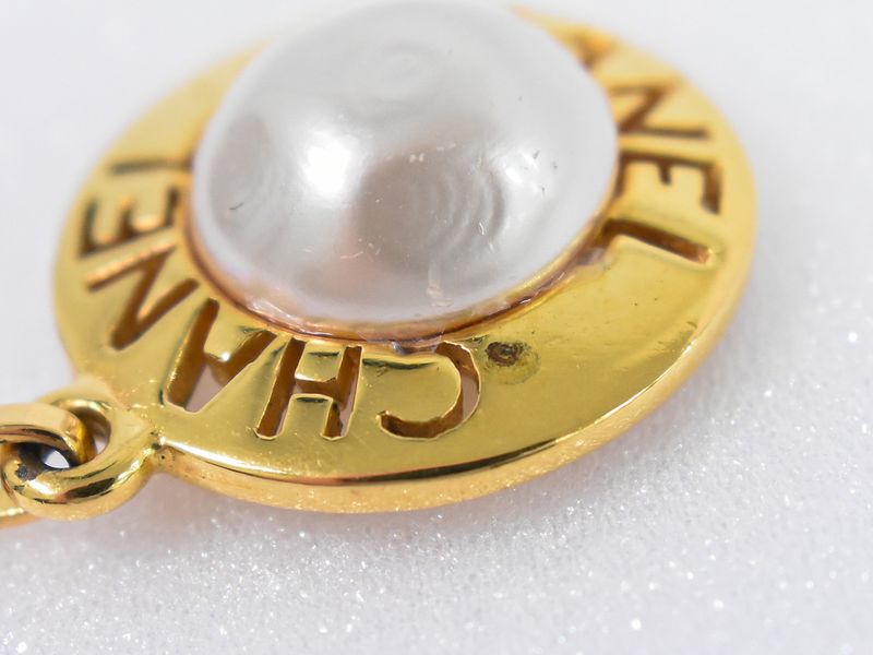 Authentic Chanel Logo Faux Pearl Necklace Pendant GP Gold Plated White Accessori