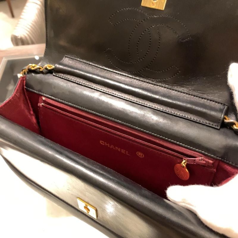 ◎authentic Chanel Half Moon Shoulder Bag Black