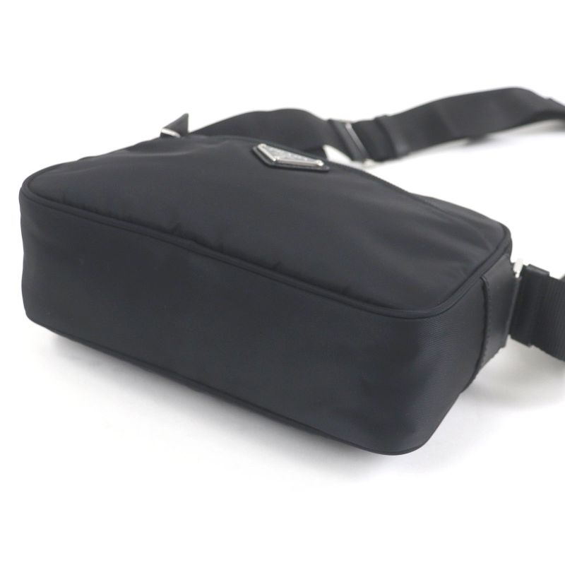 Prada 1bc167 Re-nylon Triangle Logo Triangle Plate Shoulder Bag With Pouch