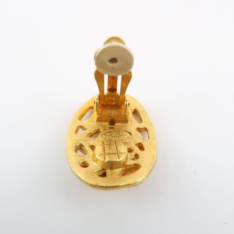 Chanel Oval Vintage Gold Plated 95A Ladies 9.47g Earring