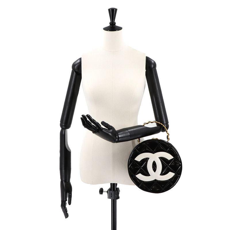Chanel Matelasse Round Vanity Hand Bag Enamel Black White Vintage Gold Hardware