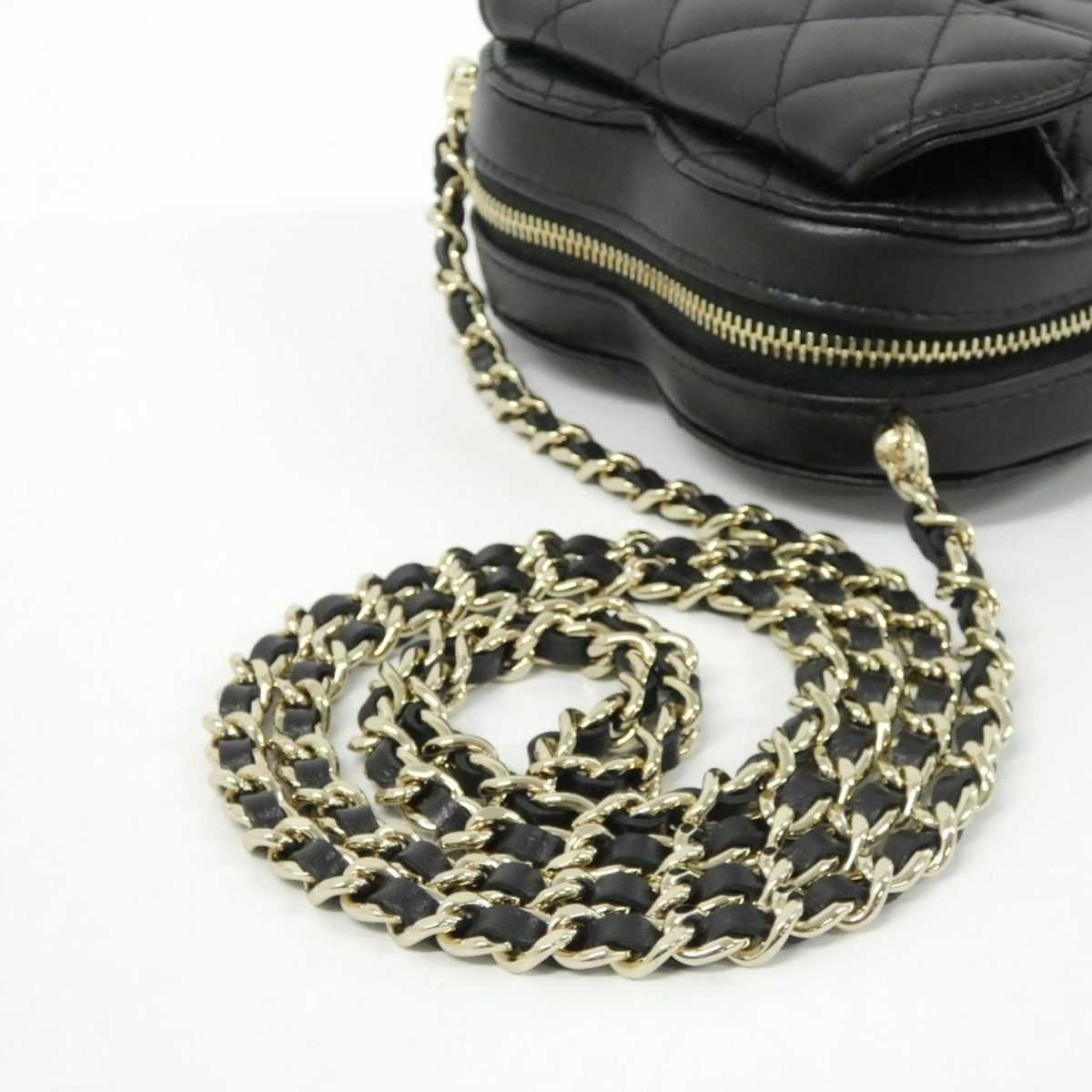 Chanel Shoulder Bag Gold — view 6