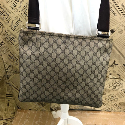 Gucci GG Pattern Supreme Shoulder Bag — view 2