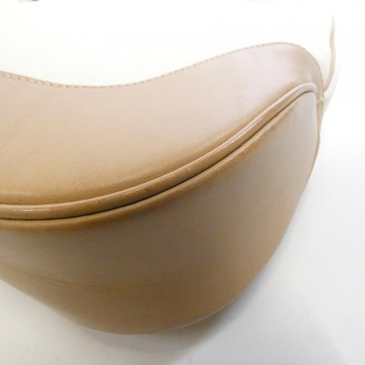 Gucci 001 Shoulder Bag — view 3