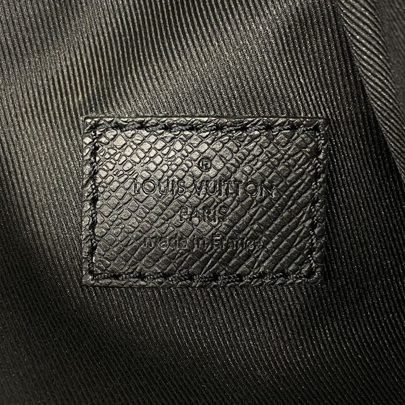 Louis Vuitton Body Bag Taiga Lama Duos Ring Bag M30936 Black Men's