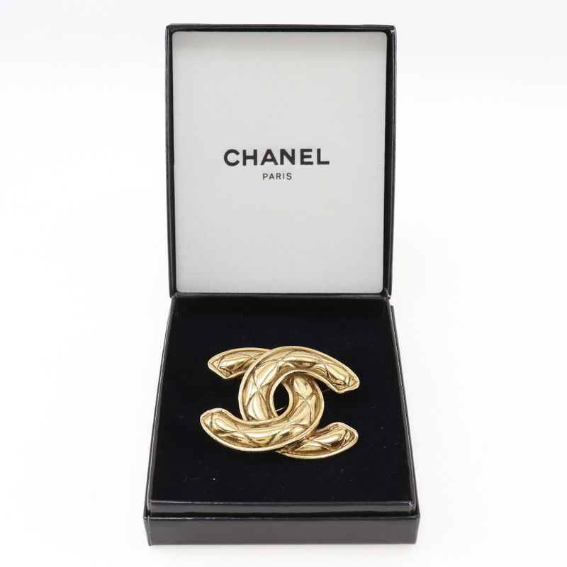 Chanel Coco Mark Matelasse Gold Plated Ladies 34.3g Brooch