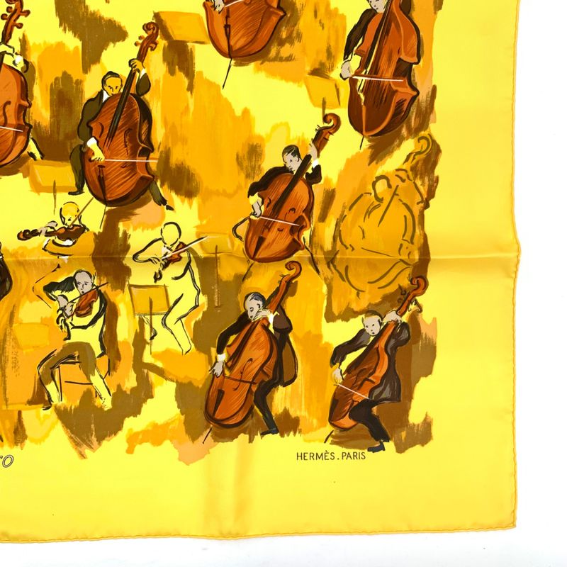 Grade Hermes Carre 90 Concerto Scarf Yellowish