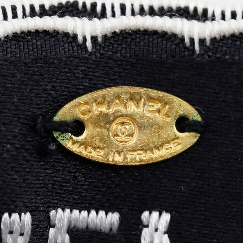 Chanel Ribbon Logo Vintage Satin Black/white Ladies 15g Brooch