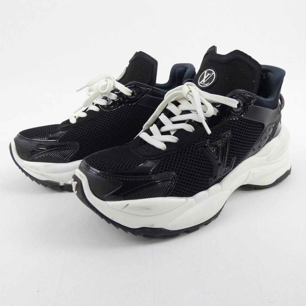 Louis Vuitton Run Sneakers — view 3