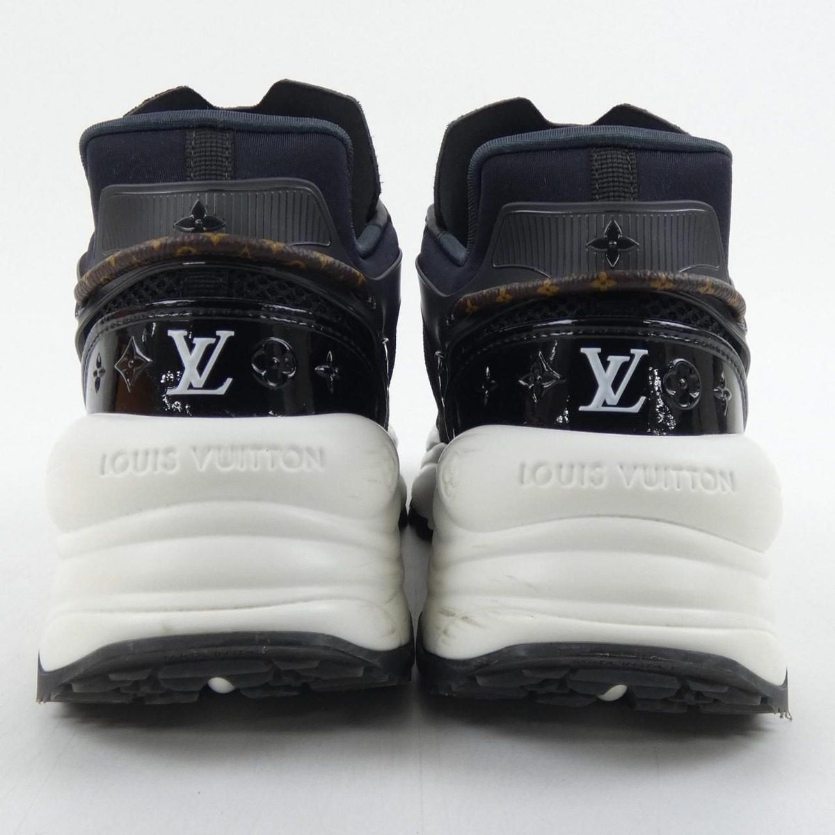 Louis Vuitton Run Sneakers — view 5