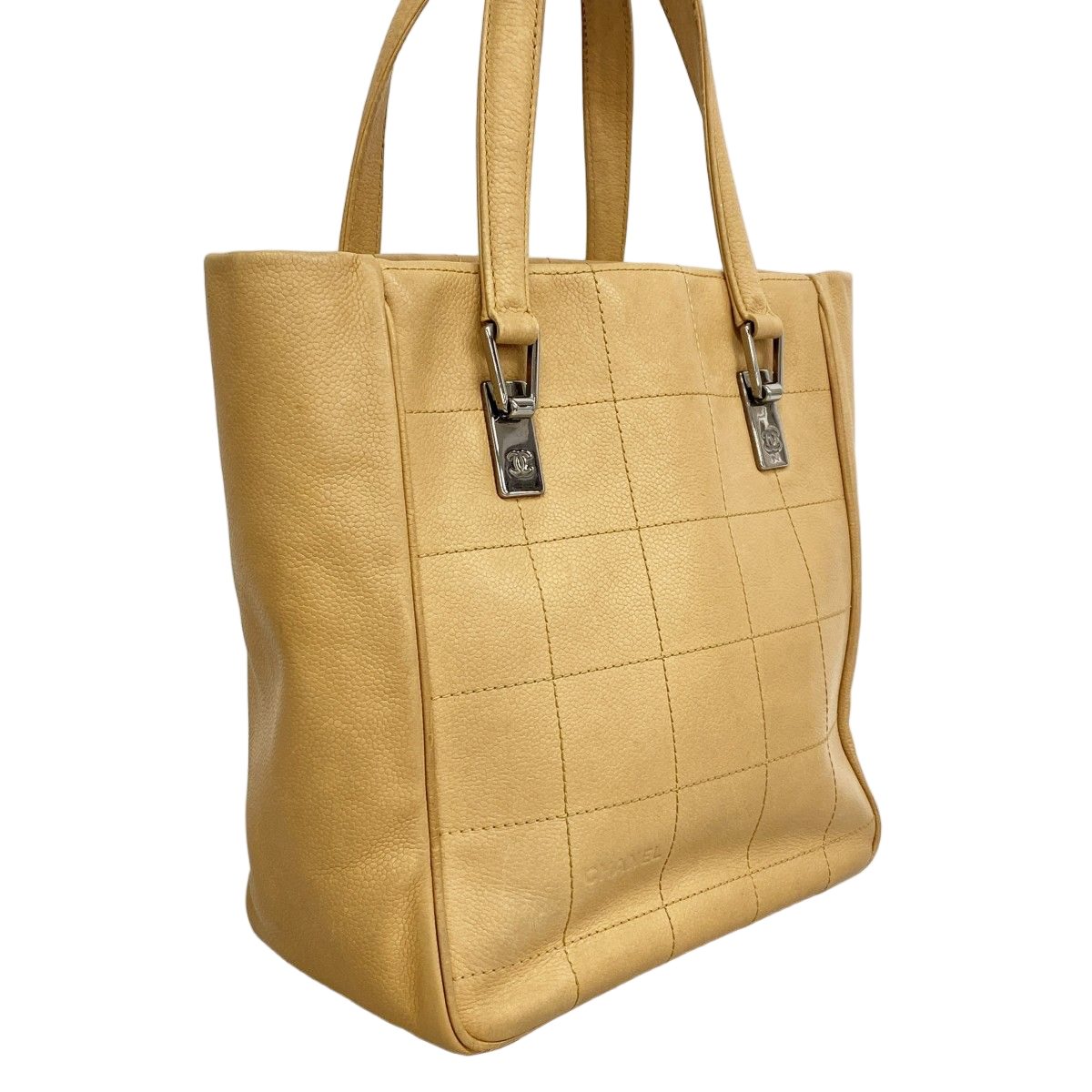 Chanel Handbag Choco Bar Leather Beige Silver — view 2