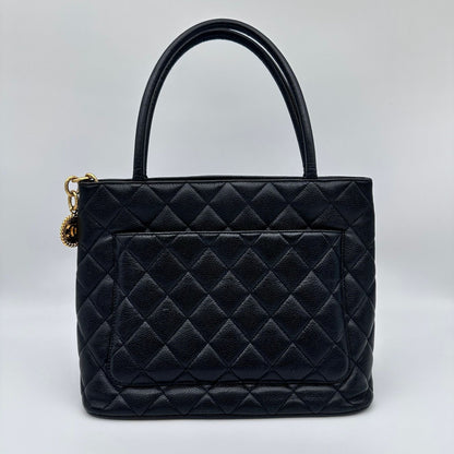 Chanel Medallion Tote Gold — view 2