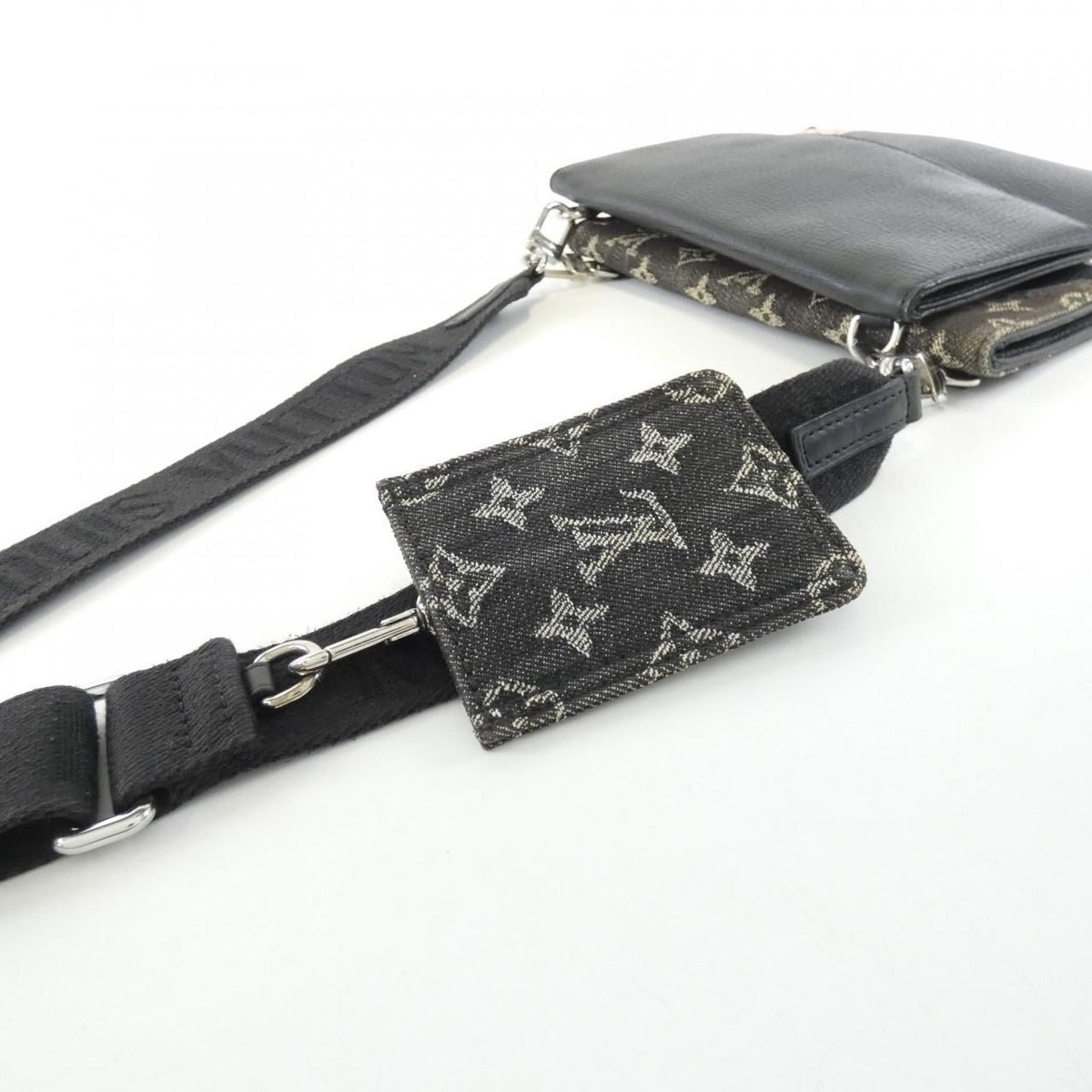 Louis Vuitton Monogram Drip Trio Pouch Shoulder Bag — view 5