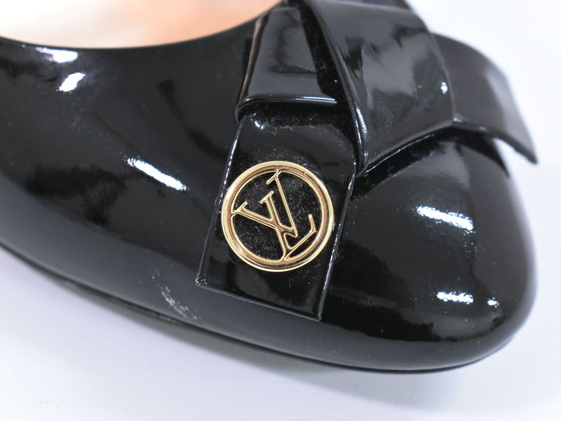 Authentic Louis Vuitton LV Logo Ribbon Pumps Heels 37H Patent Leather Black