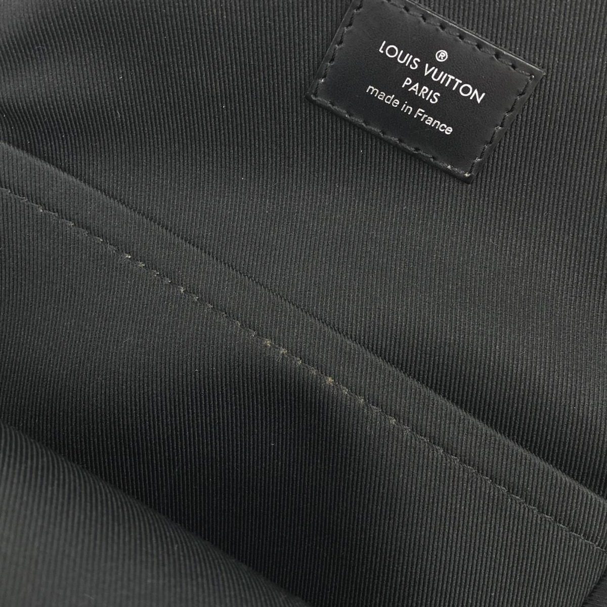 Louis Vuitton Damier Graphite Avenue Sling Bag — view 9