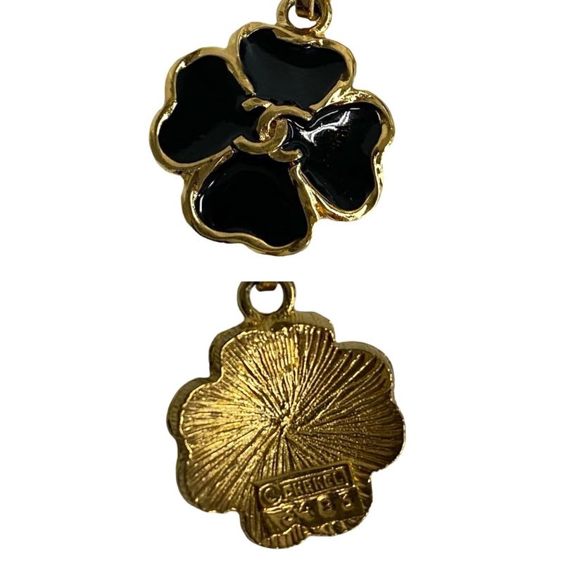 Chanel Vintage 3483 Engraved Coco Mark Clover Motif Chain Necklace Pendant