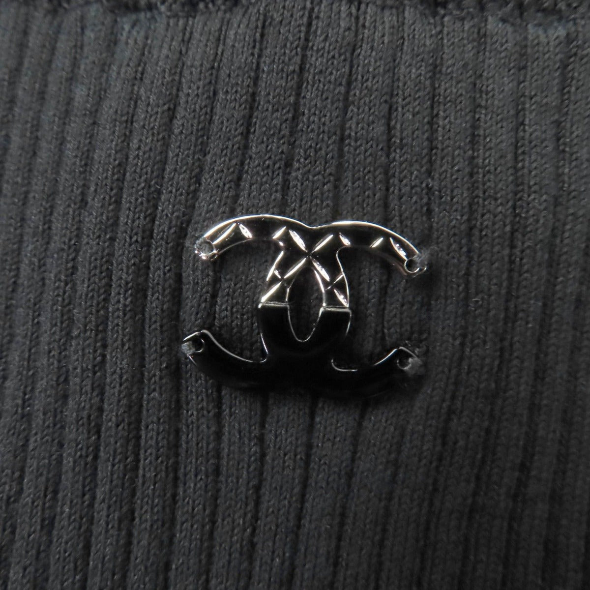 Chanel Cotton CC Logo Sleeveless Knit Top Black 42 Hat — view 6