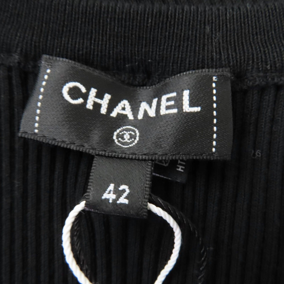 Chanel Cotton CC Logo Sleeveless Knit Top Black 42 Hat — view 7