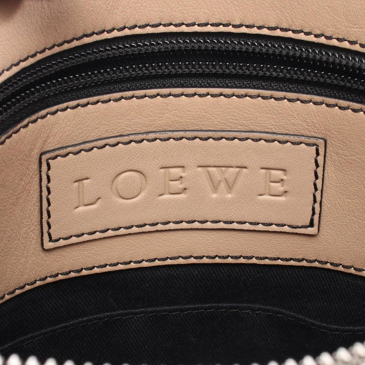Loewe Shoulder Bag Repeat Anagram Beige Leather — view 4