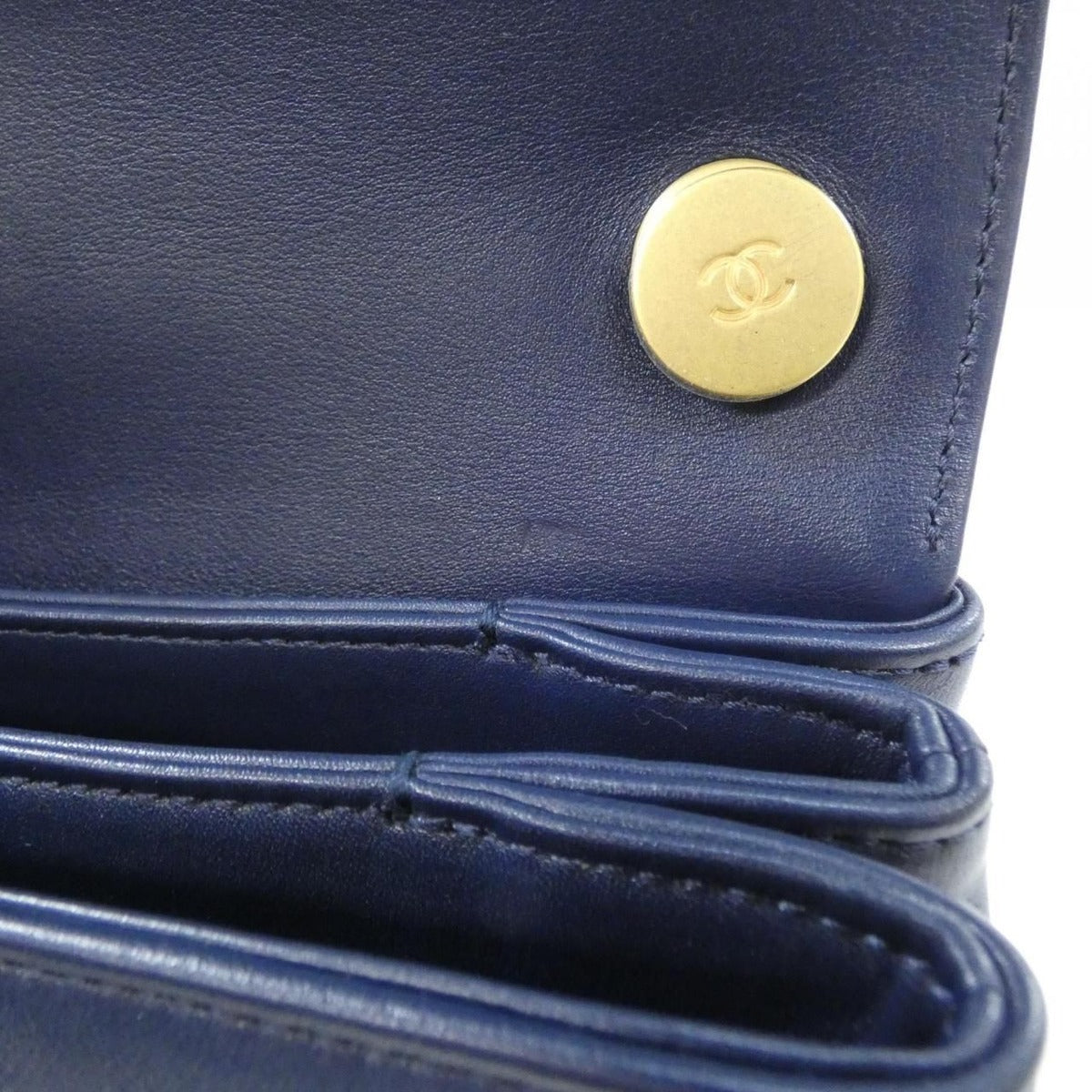 Chanel Shoulder Bag Gold — view 10
