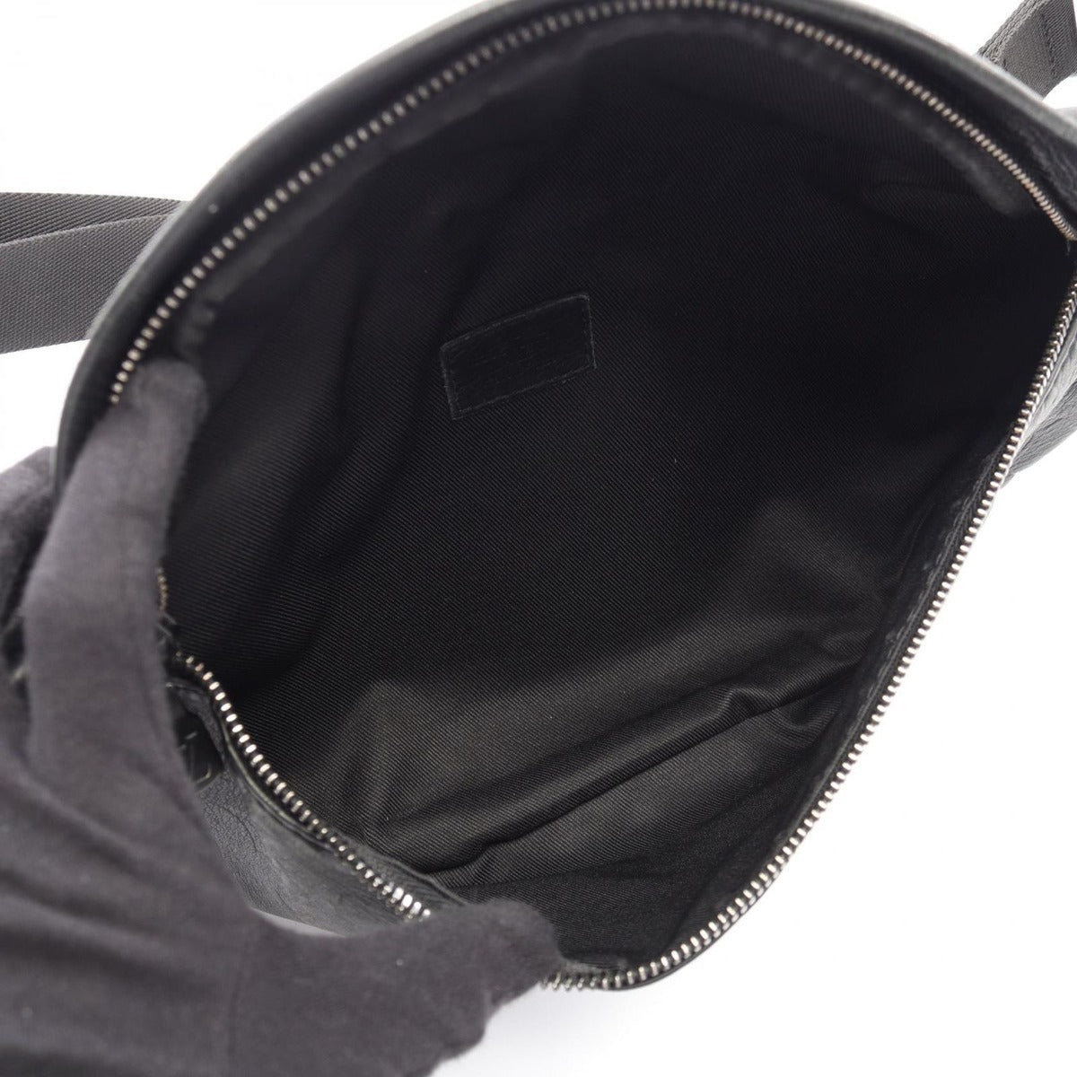 Louis Vuitton Waist Bag Discovery PM Noir Black Leather — view 3