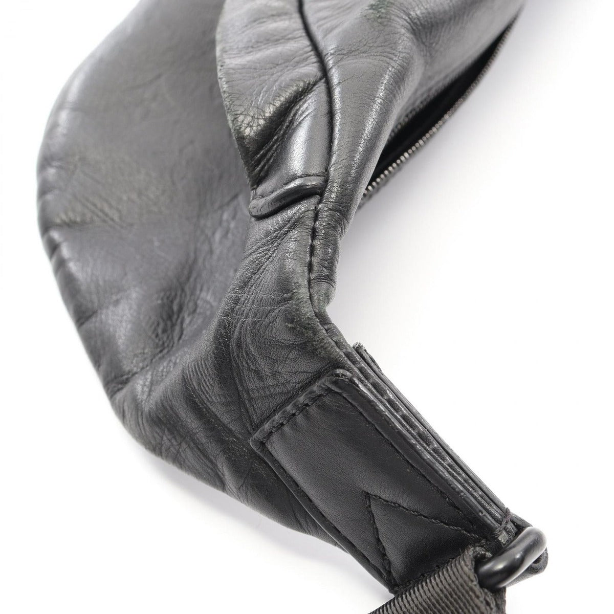 Louis Vuitton Waist Bag Discovery PM Noir Black Leather — view 7