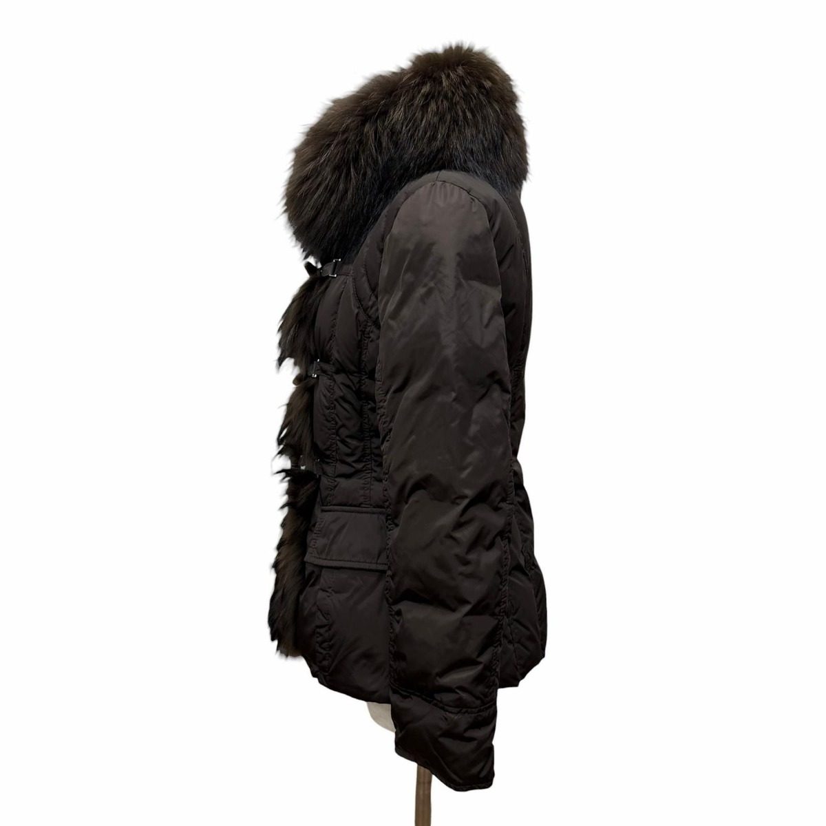 Moncler Grillon Makiko Takizawa Leather Toggle Button Comfortable Down Jacket — view 2
