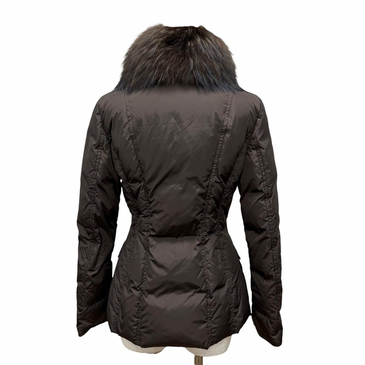 Moncler Grillon Makiko Takizawa Leather Toggle Button Comfortable Down Jacket — view 3