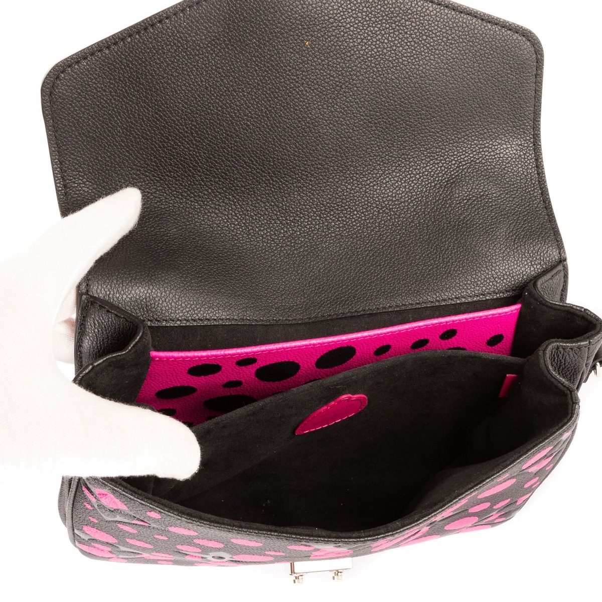 Louis Vuitton Limited Edition Yayoi Kusama Giant Pochette Metis Black Monogram — view 9