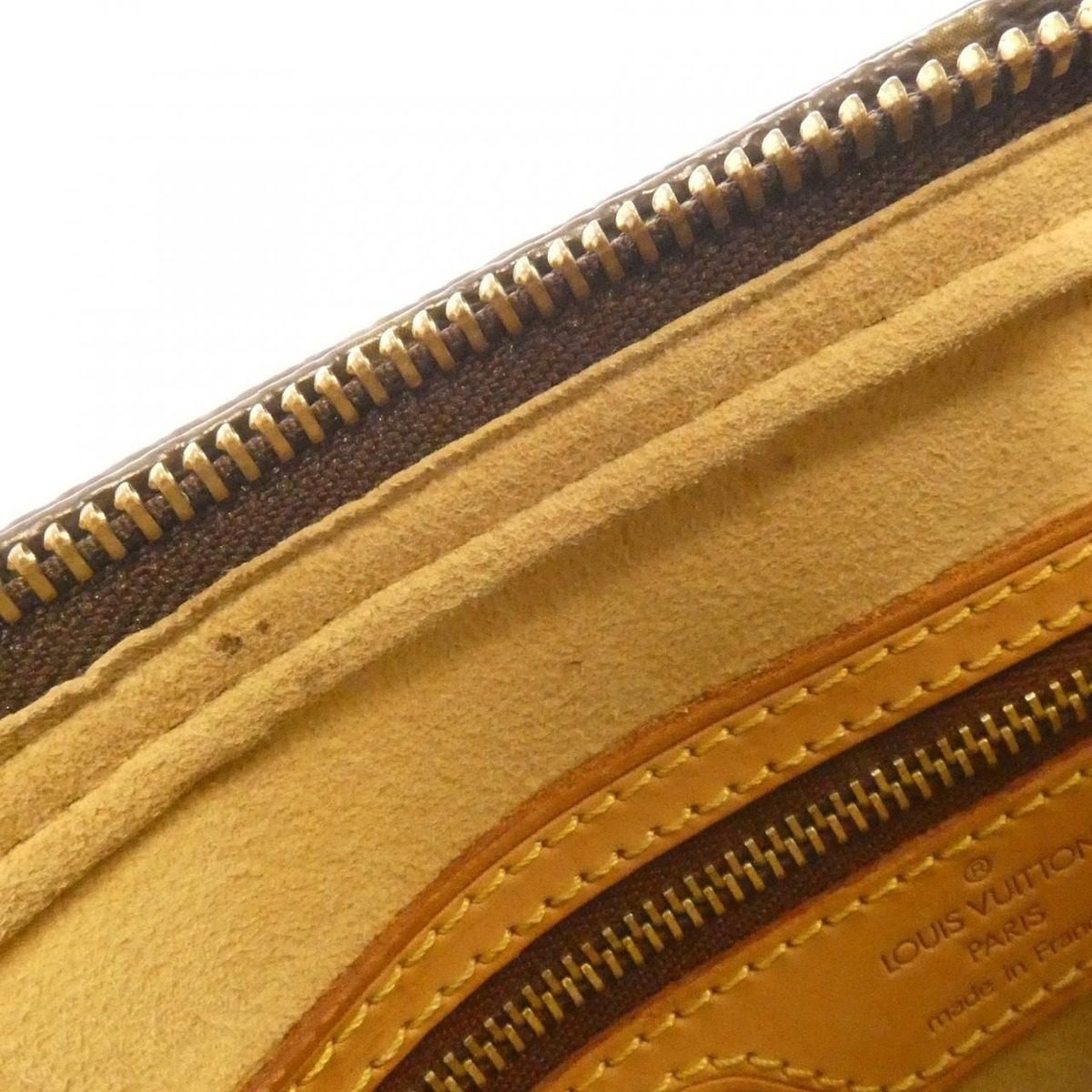 Louis Vuitton Monogram Looping MM Shoulder Bag — view 9