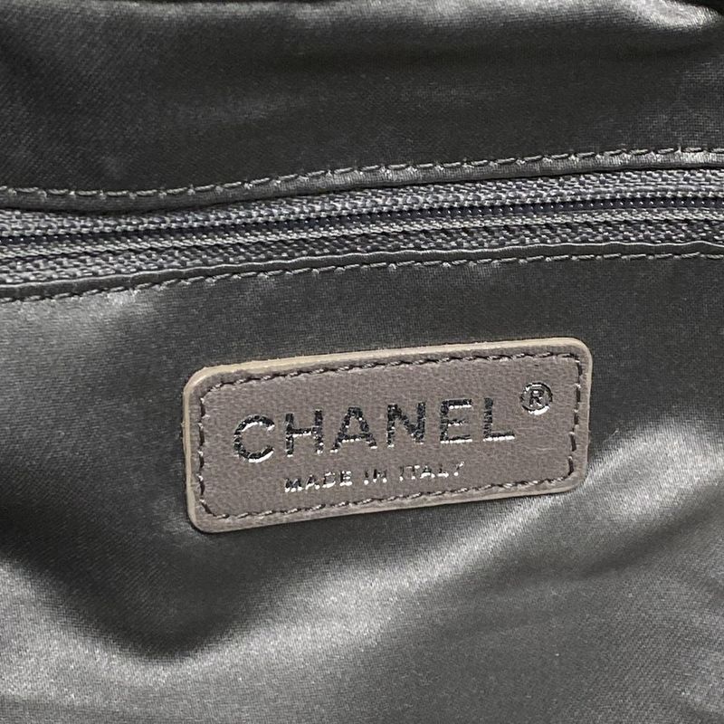 Chanel Shoulder Bag Matelasse Black Silver Hardware / Chain Shoulder / Gathered