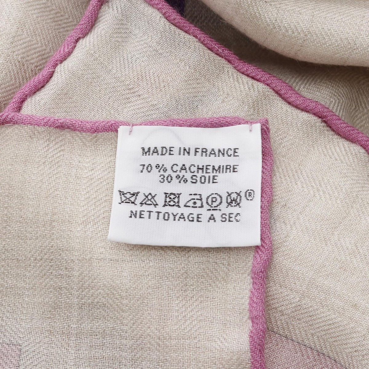 Hermes Scarf Carre Geant 140 Couvertures ET Tenues de Jour Beige Pink Multicolor — view 3