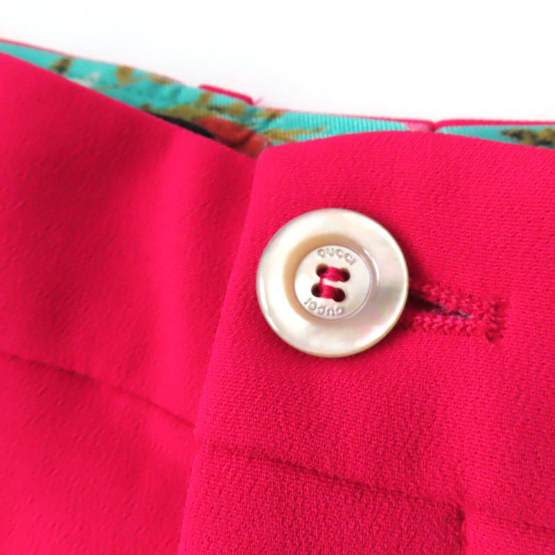Gucci 529540 Waist Floral Center Press Cropped Pants With Shell Logo Button