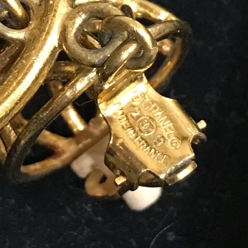 Chanel CC Logo Birdcage Vintage Swing Earrings 2 9 Gold