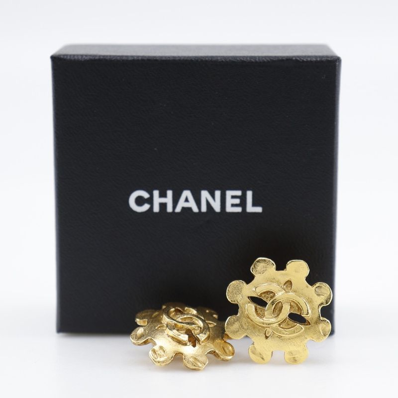 Chanel Coco Mark Vintage Gold Plated 94P Ladies 11.3g Earring
