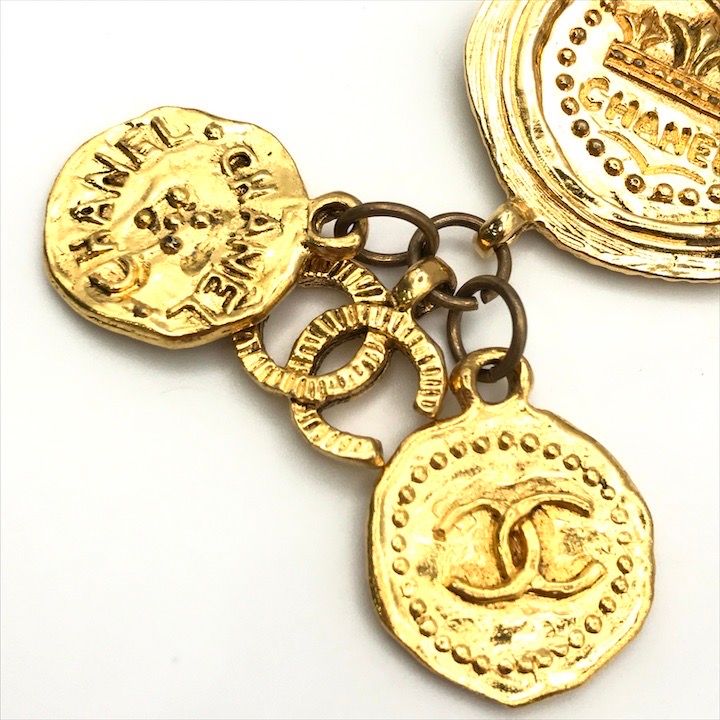 Chanel CC Logo Coin Motif Brooch Gold