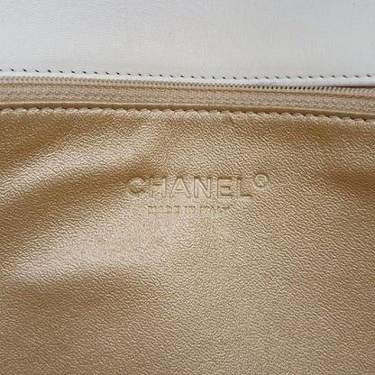 Chanel Boy Chanel White Lambskin A6754617742353