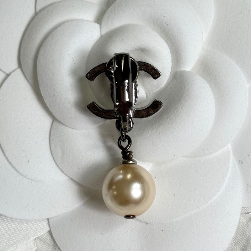 Chanel Pearl Earrings One Ear Silver Coco Mark with Claw S
