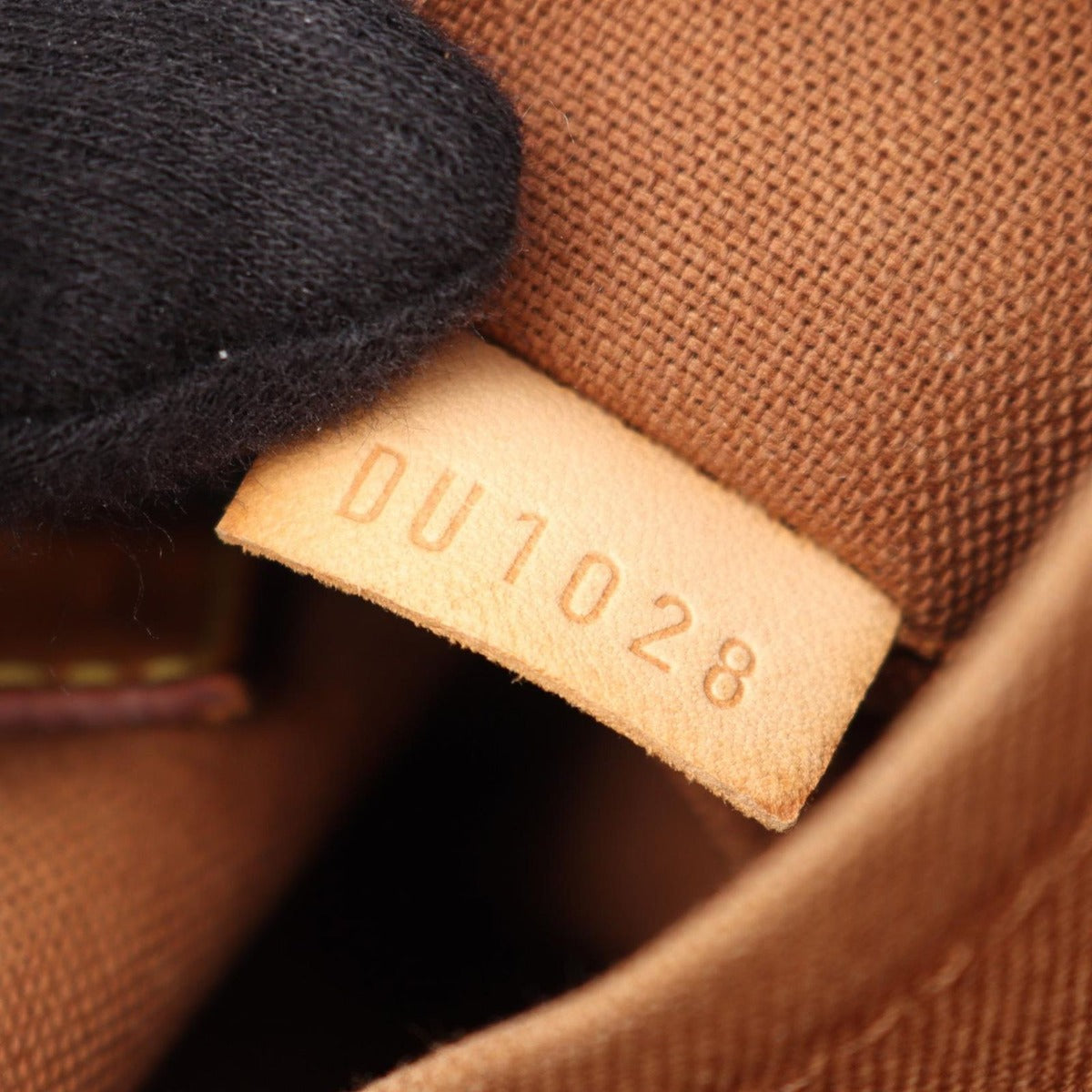 Louis Vuitton Tote Cabas Bobble Canvas Leather Cover — view 5