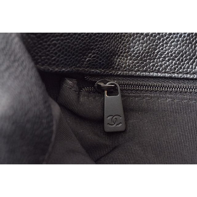 Chanel Tote A4 Caviar Leather Black — view 7