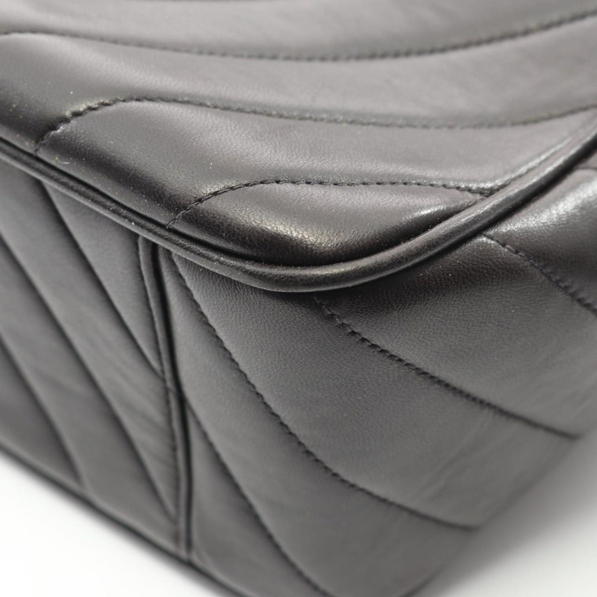 Chanel Shoulder Bag Chevron Stitch Black Lambskin — view 8