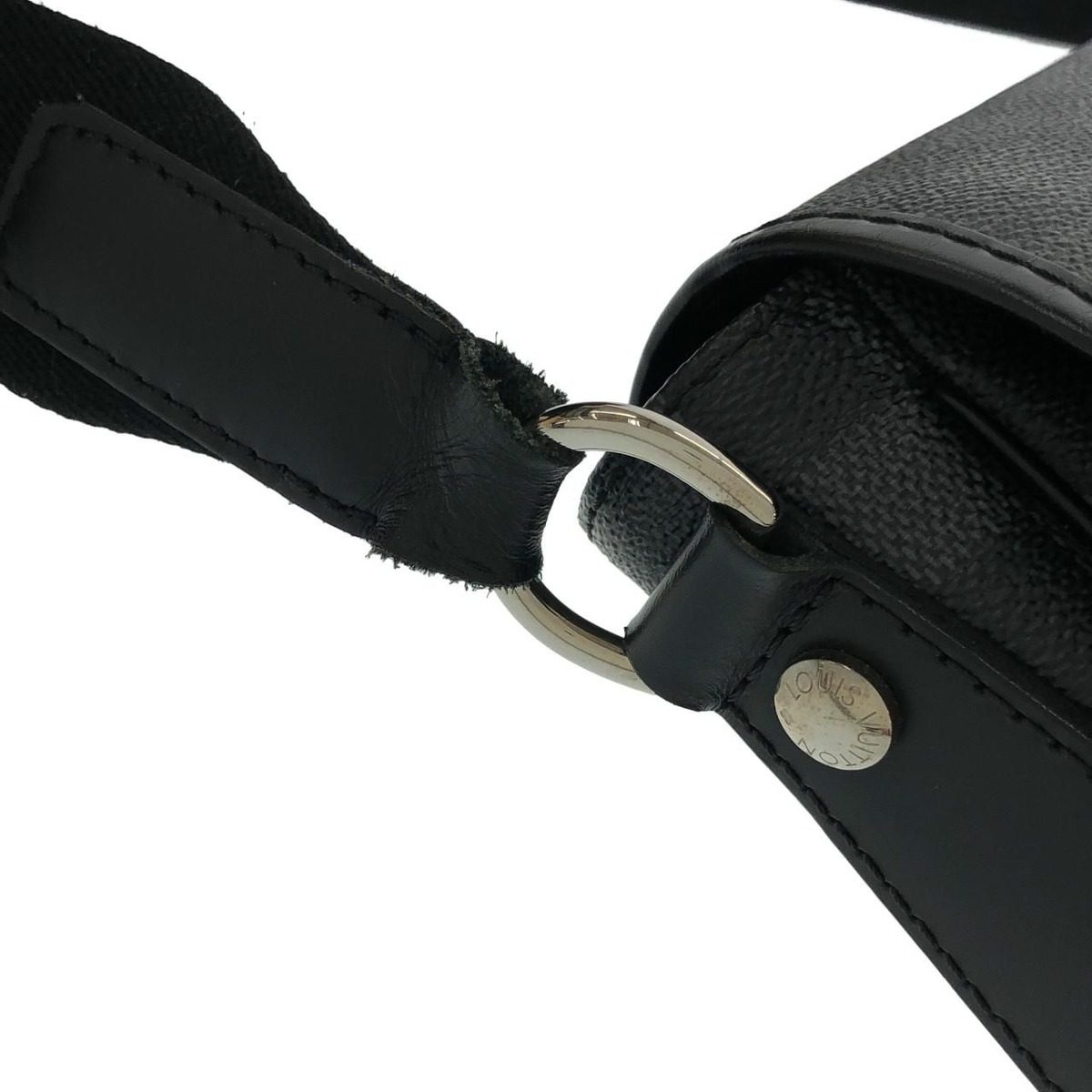 Louis Vuitton Damier Graphite Daniel MM Shoulder Bag — view 6
