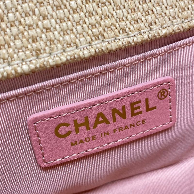 Chanel Shoulder Bag Boy Chanel / Chevron A67085 Beige And Pink Chain Shoulder /
