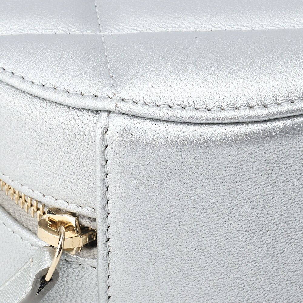 Chanel Shoulder Bag Tote Bag Chanel 19 Matelasse Chain Shoulder Lambskin Silver