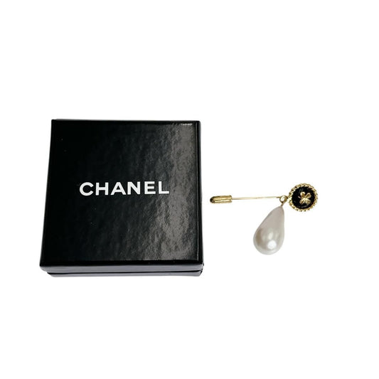 Chanel Clover Pin Brooch Drop Pearl Gold
