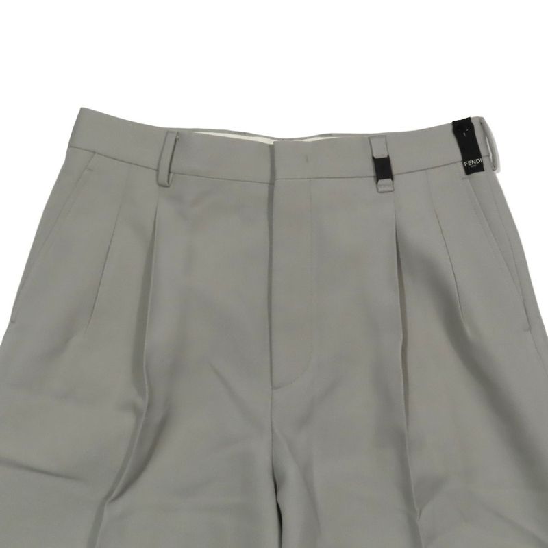Unused 21aw Fendi Bermuda Pants Slacks Shorts FF Logo Hardware Half Pants 2