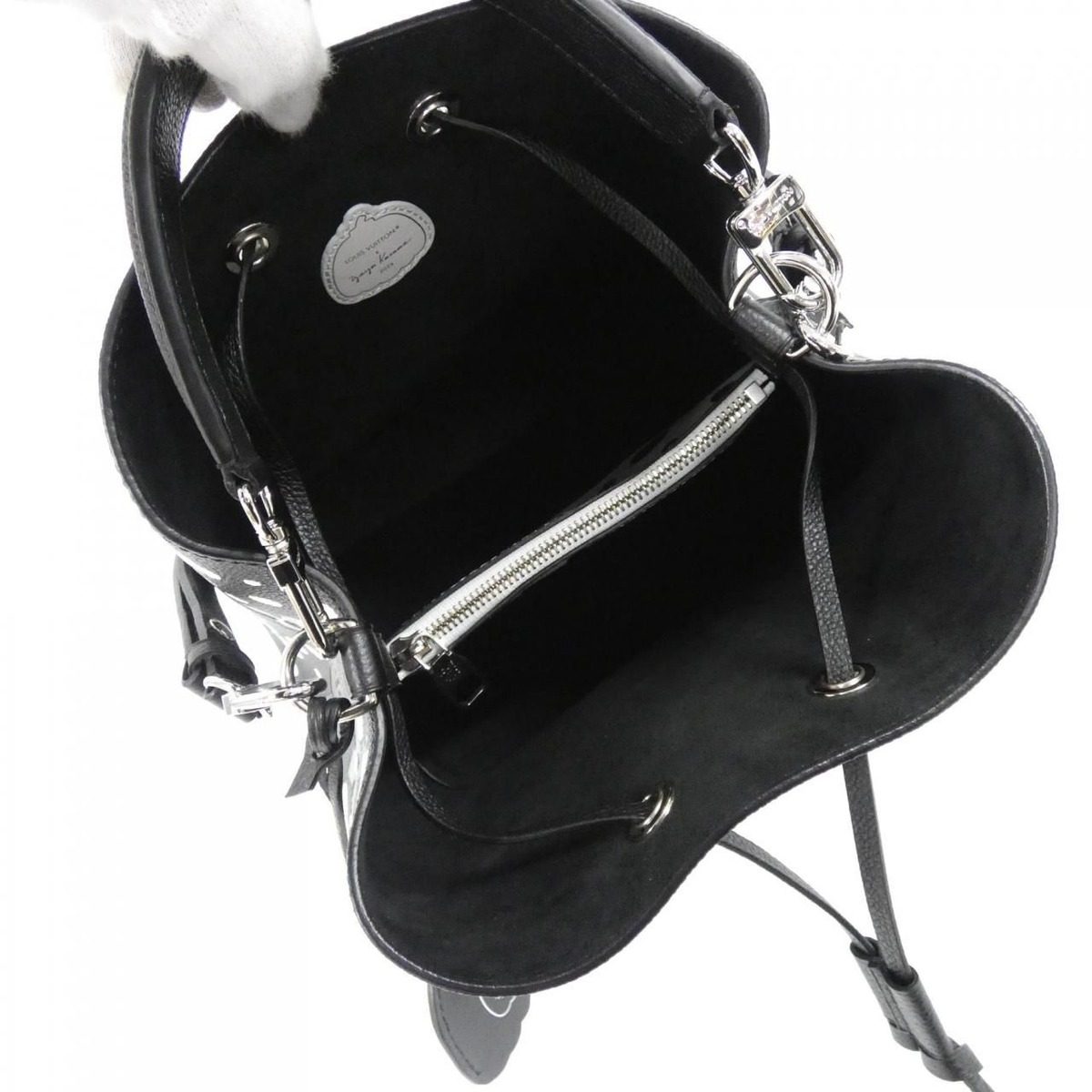 Louis Vuitton Monogram Empreinte Neo Noe MM Shoulder Bag — view 6