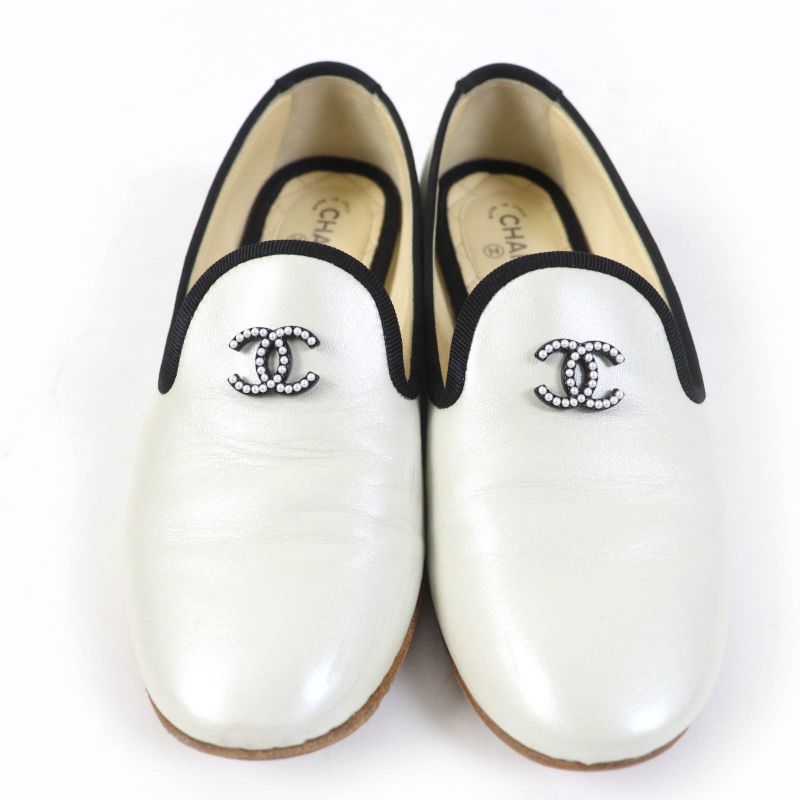 CHANEL 16P G31630 Coco Mark Flat Leather Shoes White Black 35 With Box