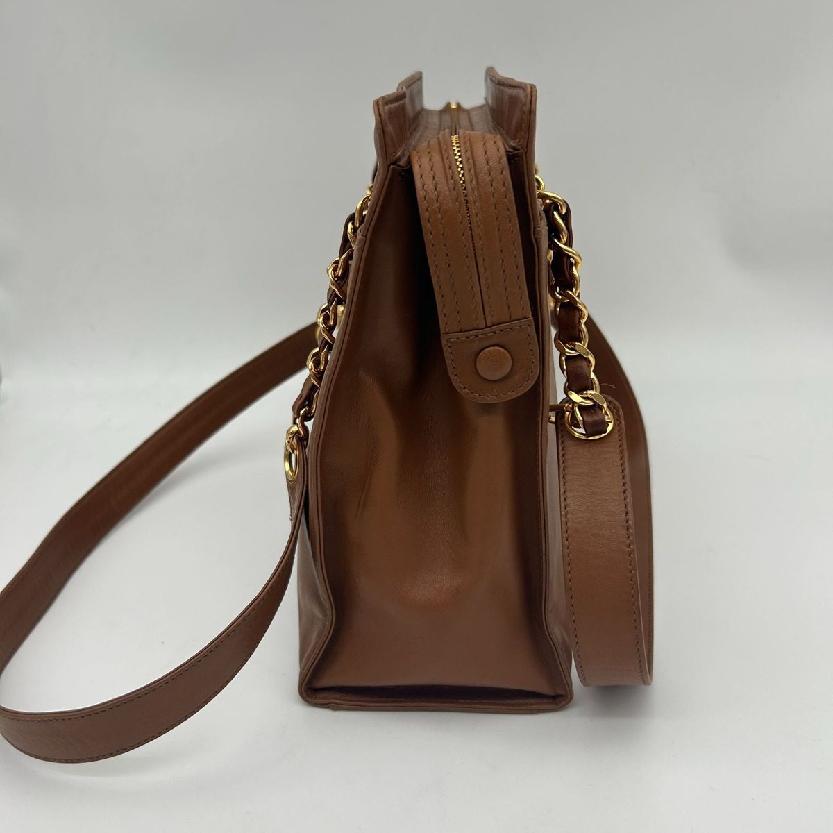 Chanel CC Logo Shoulder Bag — view 4