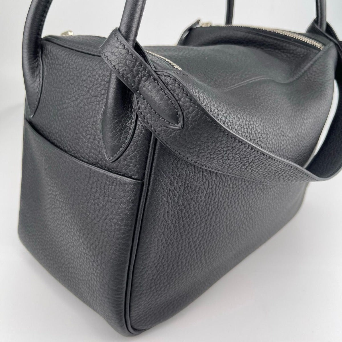 Hermes Lindy 30 Handbag — view 12